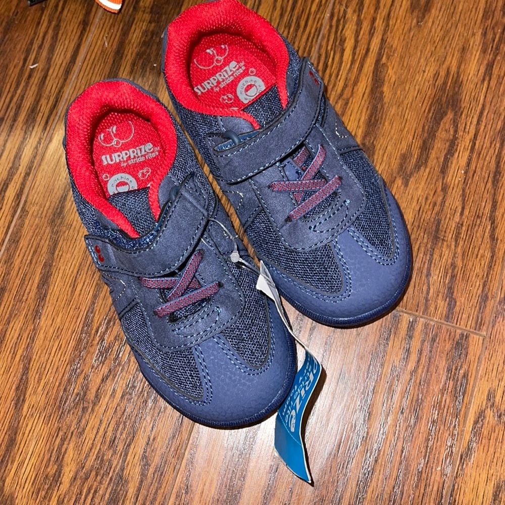 Stride Right Surprise Nico Light up tennis shoes